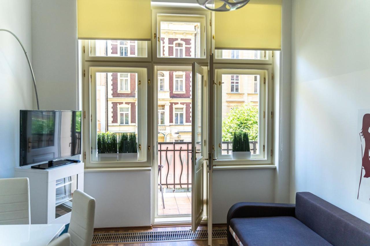 Apartments Valencia Karlsbad Eksteriør billede