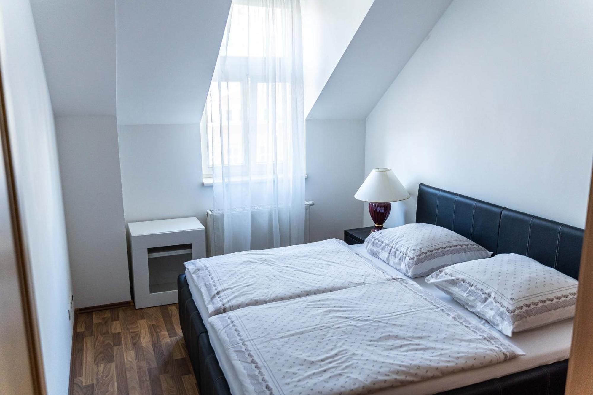 Apartments Valencia Karlsbad Eksteriør billede