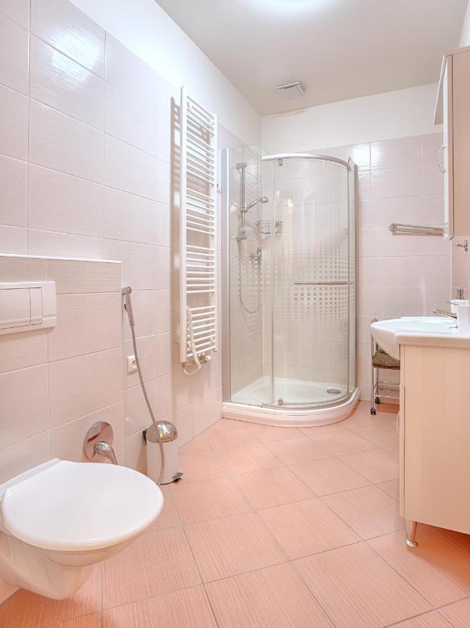 Apartments Valencia Karlsbad Eksteriør billede